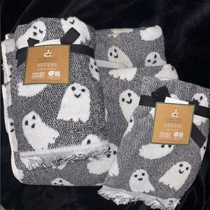 Ghost Towel Set - Black & White colors - Perfect for Halloween Fall season